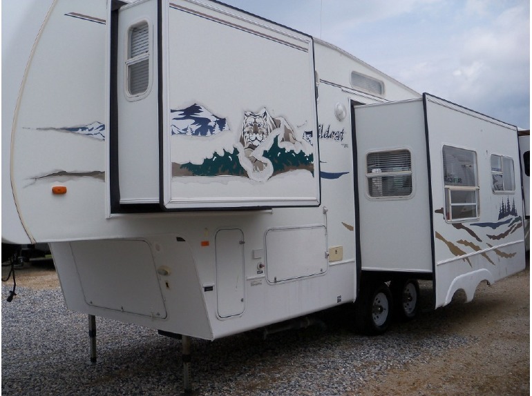 2005 Forest River WILDCAT 29RLBS