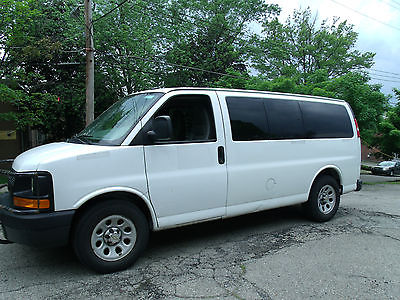 Chevrolet : Express LT 2011 chevy express 1500 all wheel drive 8 passenger