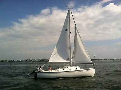 Hutchins Compact 23 Sailboat with trailer