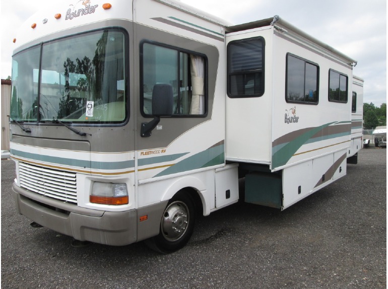 2001 Fleetwood Bounder 36 S