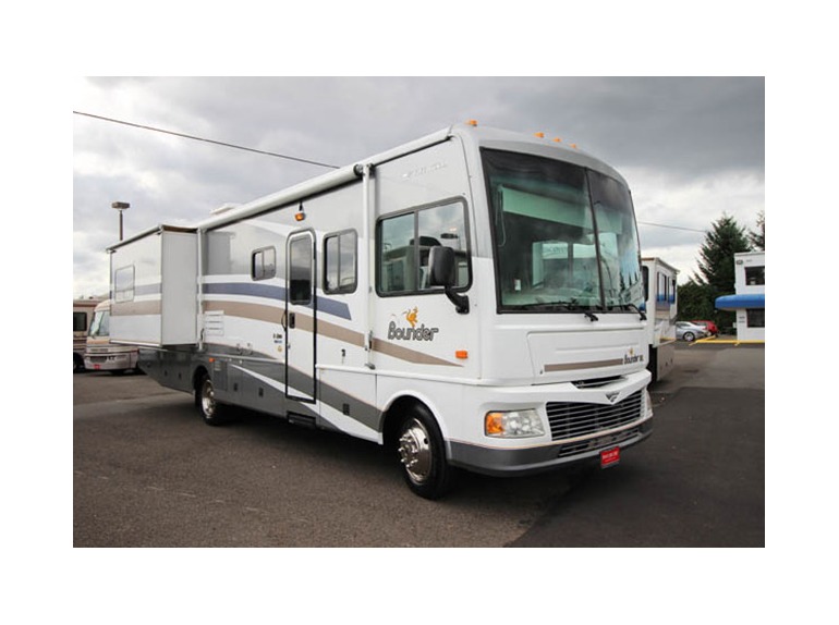 2006 Fleetwood BOUNDER 33R