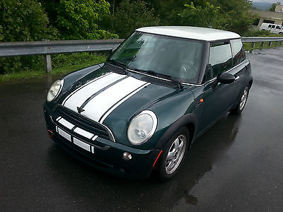 Mini : Cooper Base Hatchback 2-Door Very nice 2005 mini cooper 5 speed new paint.