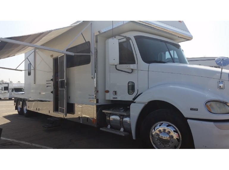 2004 Renegade COLUMBIA FREIGHTLINER