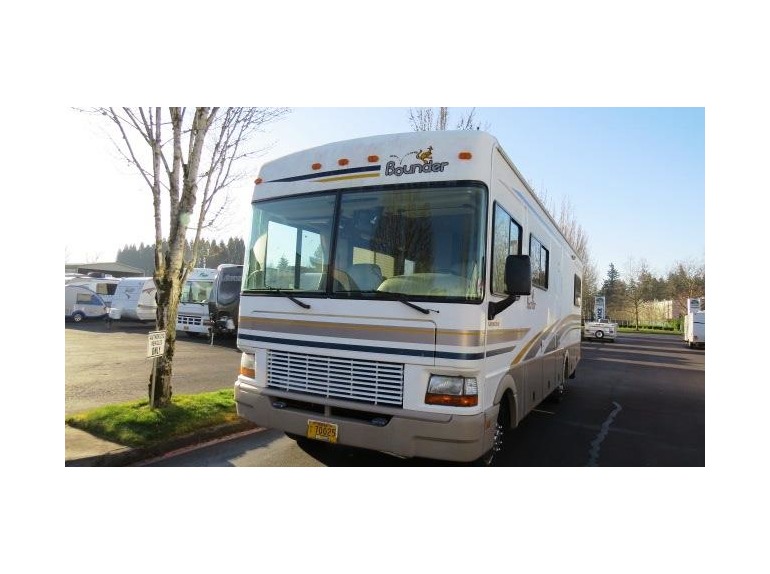 2001 Fleetwood Bounder 29T