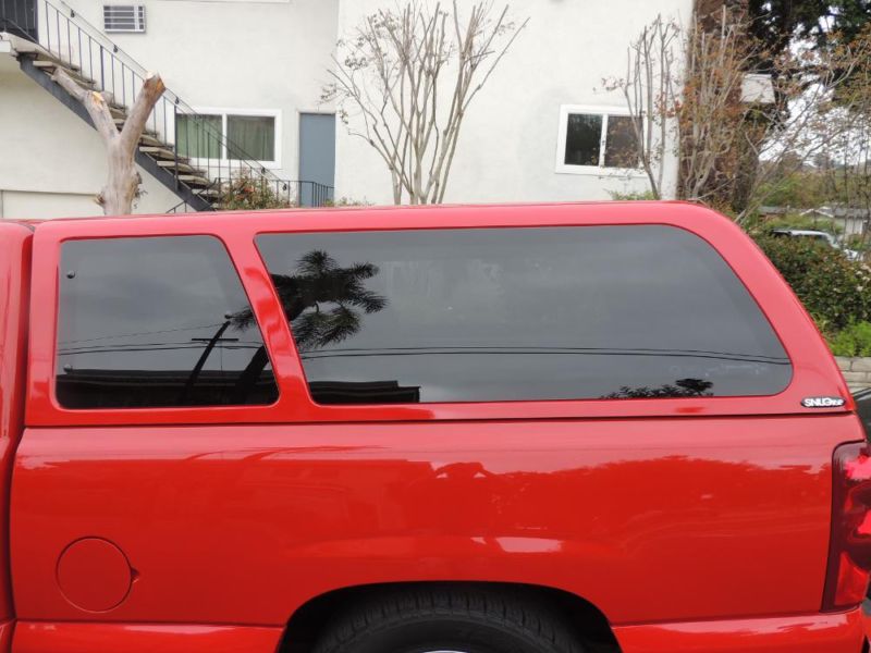 SNUGTOP SHELL. RED. FITS A SILVERADO EXTENDED CAB FOR PICKUP TRUCK