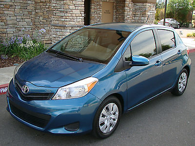 Toyota : Yaris LE Hatchback 4-Door 2012 toyota yaris le only 22 k mi automatic tinted don t miss