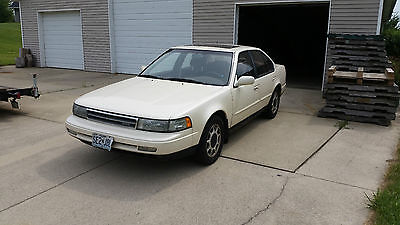 Nissan : Maxima SE Sedan 4-Door 1991 nissan maxima se sedan 4 door 3.0 l