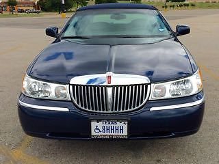 Lincoln : Town Car Signature 40 390 actual miles navy blue pearl metallic great condition