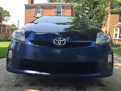 Toyota : Prius Base Hatchback 4-Door Vehicle it's in good condition