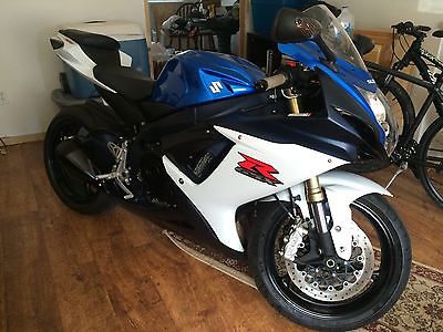 Suzuki : GSX-R 2011 suzuki gsxr 750 m 4 hotbodies pazzo brand new tire