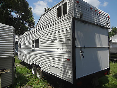 2001 26'  loaded camper toy hauler ,generator, 100 gal water, live off the grid