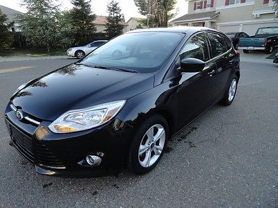 Ford : Focus SE 2012 ford focus se hatchback 13 k miles