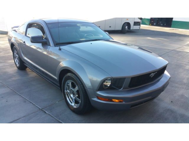 Ford : Mustang 2dr Cpe Stan CLEAN CARFAX
