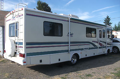1996 Fleetwood Flair 31' Class A Motorhome 16K miles Actual and 287 hours on Gen