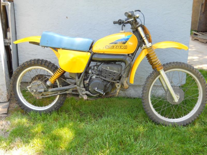 1976 SUZUKI RM250 MOTORCYCLE
