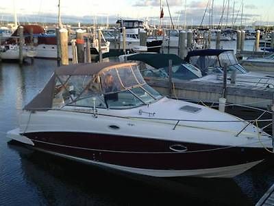 2006 Rinker Fiesta Vee 250 Express Cruiser w/trailer Low hours 5.7L Volvo Duo