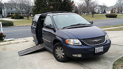 Chrysler : Town & Country limeted town and Country Wheelchair van
