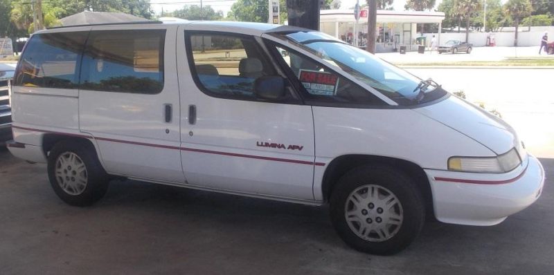 1992 Chevrolet Lumina APV minivan