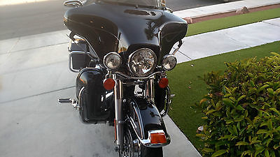 Harley-Davidson : Touring 2013 touring bike with 9200 miles black with silver pinstrip