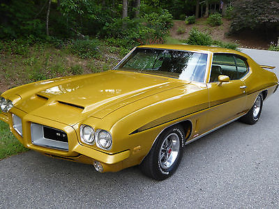 Pontiac : GTO GTO Quezal Gold 1972 Pontiac GTO with Saddle interior