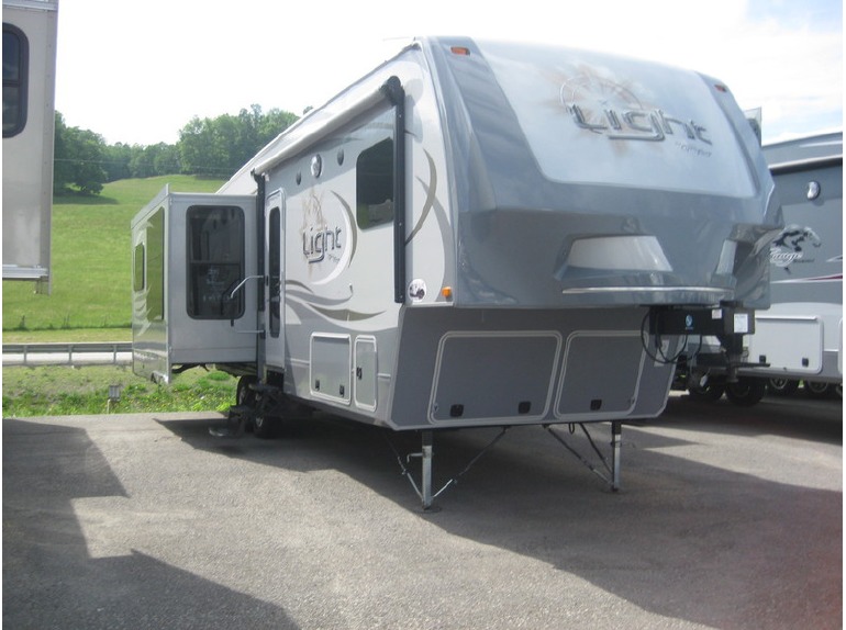 2015 Highland Ridge Rv The Light LF319RLS