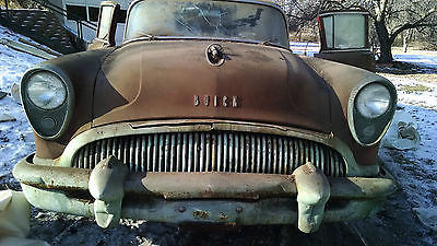 Buick : Century 4 Doors Red, 4 Doors, Bench sitting front and rear, Full restoration work needed
