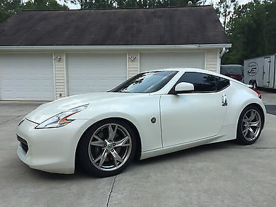 Nissan : 370Z Base Coupe 2-Door 2010 nissan 370 z 6 spd like new with many options pearl white