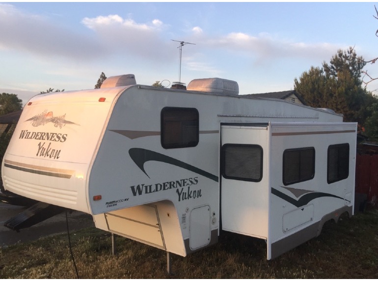 2004 Fleetwood WILDERNESS YUKON