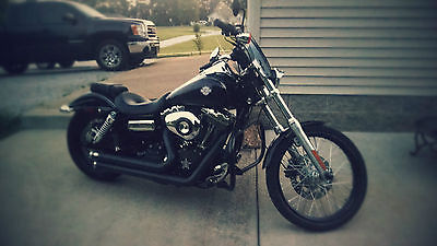 Harley-Davidson : Dyna Black 2010 Dyna Wide Glyde with Vance and Hines Exhaust