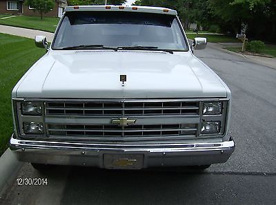 Chevrolet : C-10 SILVARADO 1985 chevy c 10 short bed not gmc