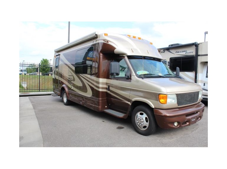 2004 Dynamax Isata 250SL TOURING