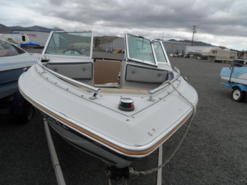 1987 Seaswirl Boat with Trailer Project / Parts