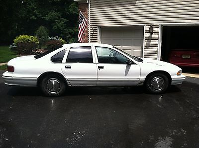 Chevrolet : Caprice Classic Sedan 4-Door 1995 chevy caprice 9 c 1 lt 1 posi low miles no police use fire chief car since new