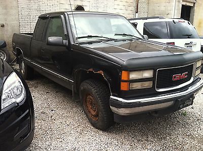GMC : Sierra 1500 some Black exterior, steering linkage damage, new tires, fuel pump, battery,