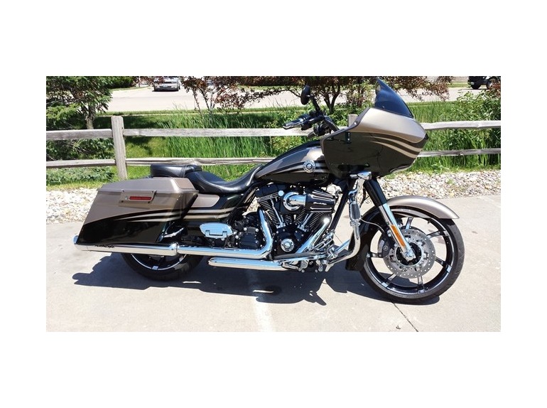 2013 Harley-Davidson CVO  Road Glide® Custom