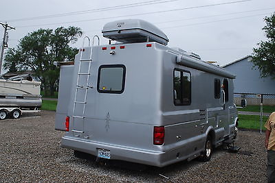 2004 Chinnok 27 Foot Luxury RV with 2005 Coach; Summit  LE-1 w/ TWO slide-outs