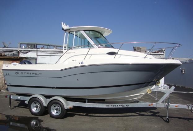 2013 Seaswirl 220 Striper  Alaskan Hardtop, Pilot house