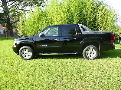 Chevrolet : Avalanche Z71 4 wheel drive black leather one owner never wrecked adult driven