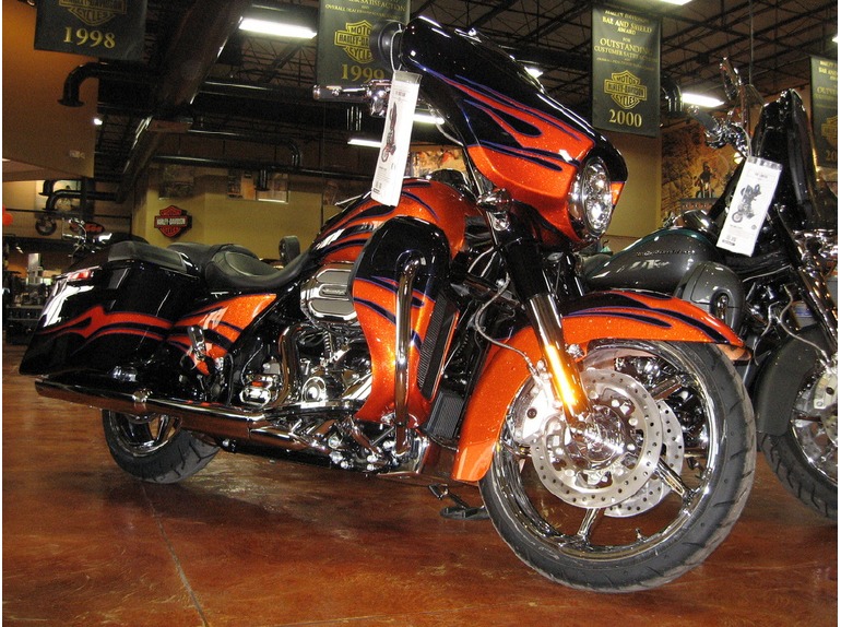 2015 Harley-Davidson FLHXSE - CVO Street Glide