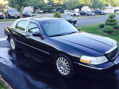 Lincoln : Town Car Signature 2003 black lincoln town car signature has new tires rear suspnsion runs great