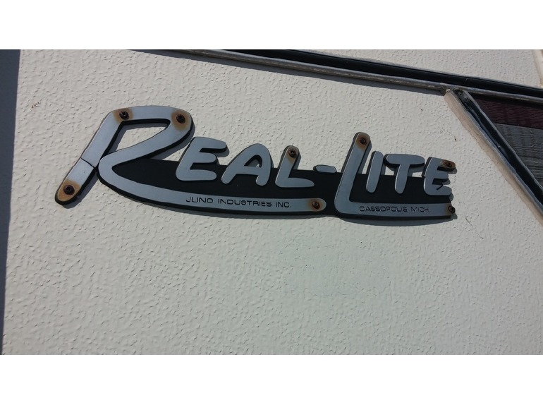 1986 Real-Lite Truck Camper Consignment