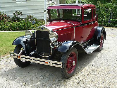 Ford : Model A MODEL A FORD 1930 COUPE IN RED AND BLACK.LOOKS GOOD AND RUNS WELL !