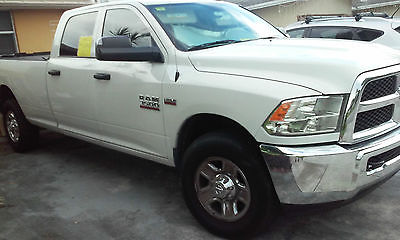 Ram : 3500 4700 miles like new over 4400 in accessories and optional equipment included