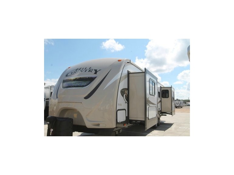 2016 Crossroads Rv Hill Country HCT32RE