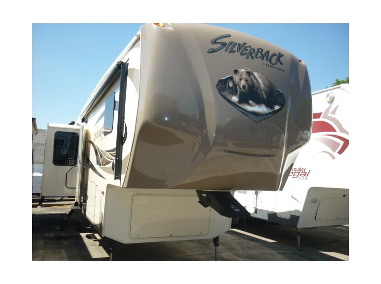 2015 Forest River Silverback 29RE