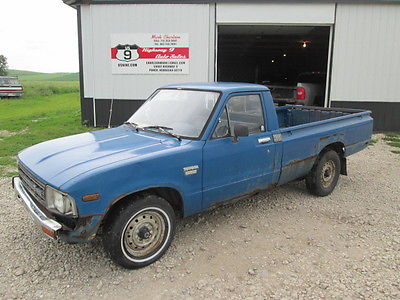 Toyota : Other DLX Standard Cab Pickup 2-Door 1982 toyota pickup dlx standard cab pickup 2 door 2.2 l diesel 210 k runs a 1