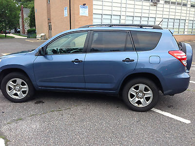 Toyota : RAV4 4-Wheel Drive Loaded with security features including LoJack and alarms, keyless, tow package