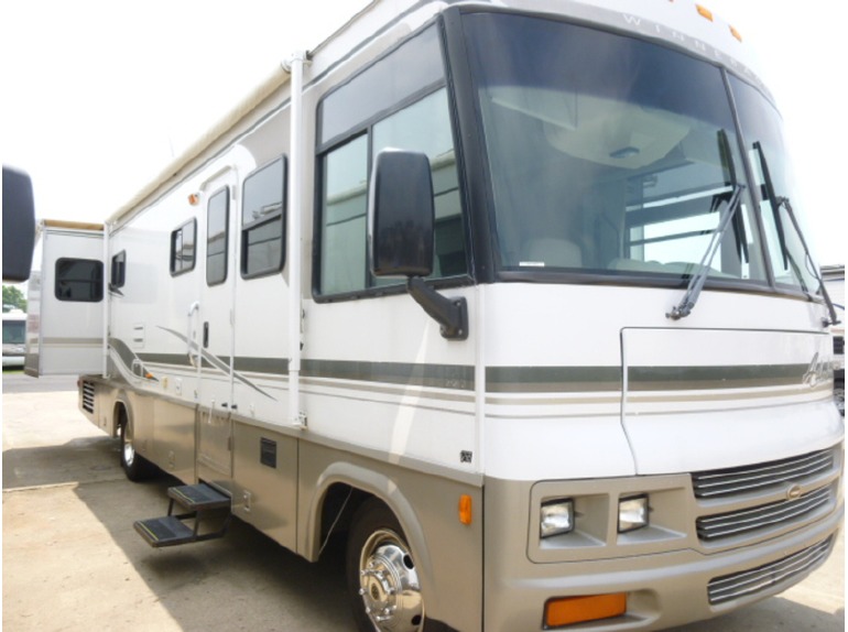 2001 Winnebago Adventurer 32 V