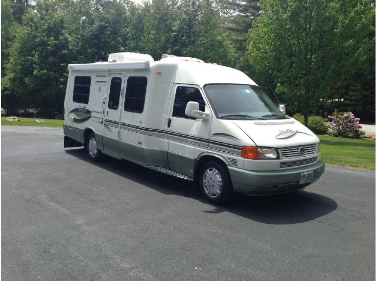 2002 Winnebago Rialta 222HD