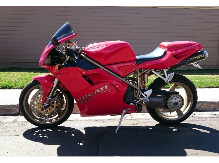 1997 Ducati Superbike 916